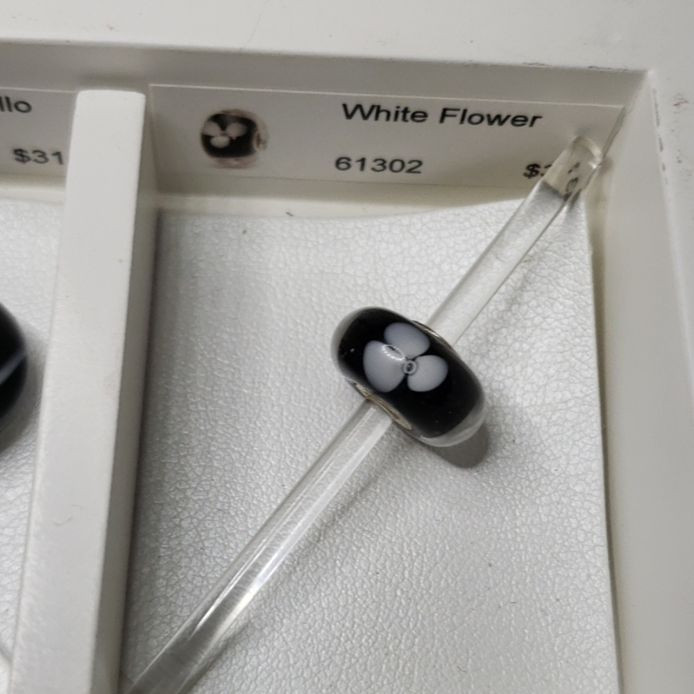 White Flower Trollbeads Glass Bead